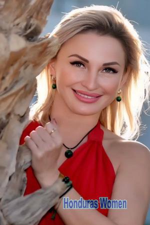 226085 - Viktoriya Age: 45 - Ukraine