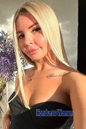 226213 - Viktoriia Age: 32 - Ukraine