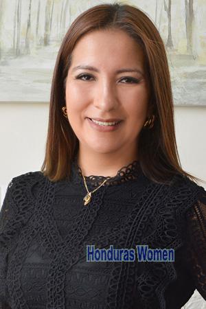 226416 - Fernanda Age: 35 - Peru