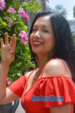 226821 - Edith Age: 40 - Peru