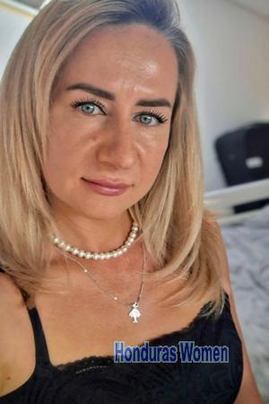 227186 - Viktoriia Age: 42 - Ukraine