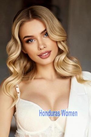 227853 - Tatyana Age: 31 - Ukraine