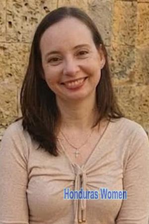 228098 - Laura Age: 44 - Colombia