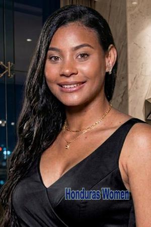 228318 - Nathacha Fernanda Age: 28 - Dominican Republic